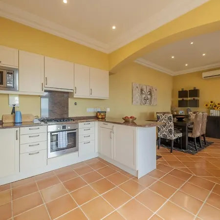 Villa Bougainvillea Palheiro Village By Madeira