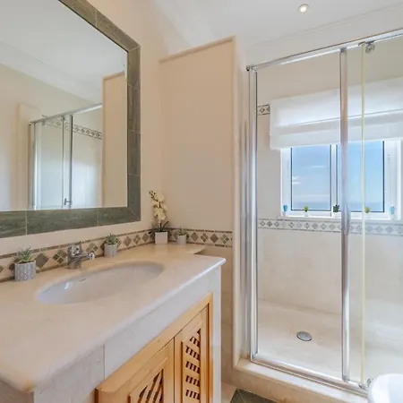 Bougainvillea Palheiro Village By Madeira * Funchal (Madeira)