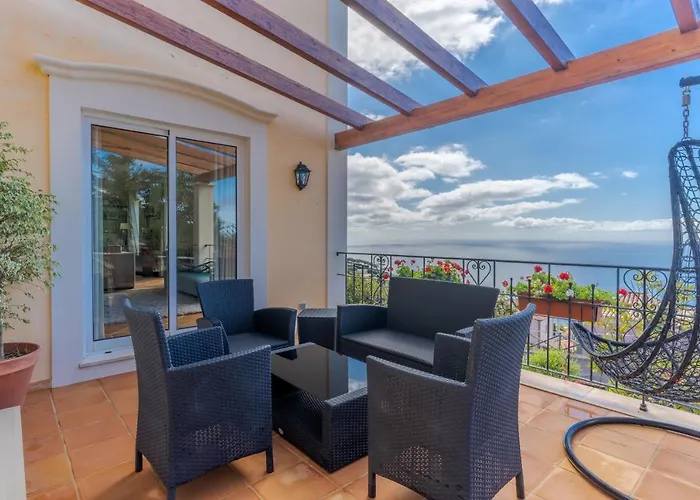 Villa Bougainvillea Palheiro Village By Madeira Funchal (Madeira)