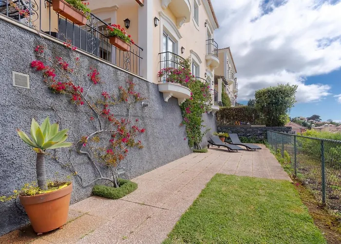 Villa Bougainvillea Palheiro Village By Madeira