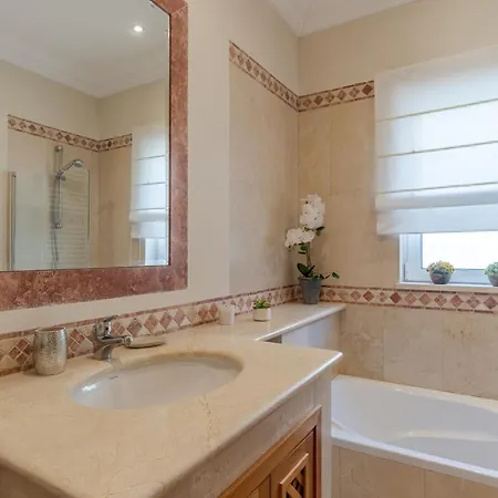 Villa Bougainvillea Palheiro Village By Madeira Funchal